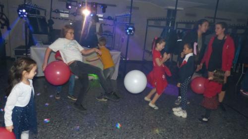 2019 - Soirée de gymnastique à l'Aula des Bergières: Au fil du temps (15 au 16 novembre) ¦ Disco